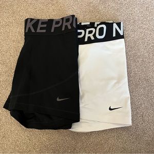 NIKE PRO SHORTS (2)